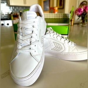 Cariuma Salvas White Leather Sneaker